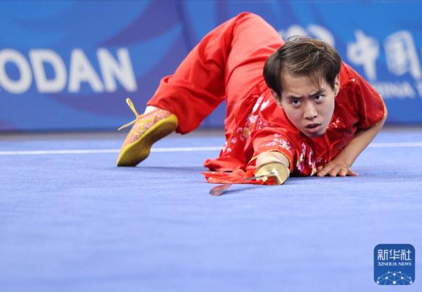成都大运会 | 中国选手金哲典夺得武术男子刀术冠军