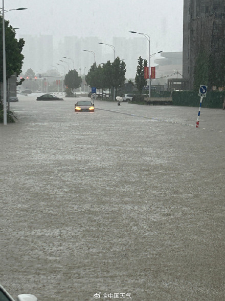 保定强降雨还在持续 局地降雨量已破极值