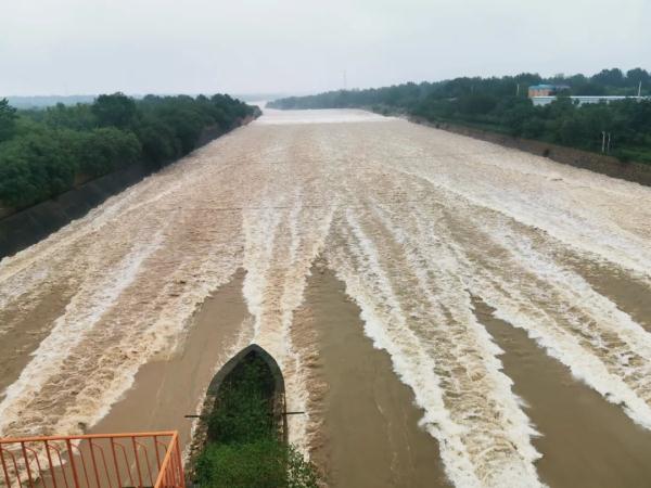 强降雨持续！石家庄等8地启动 Ⅰ 级应急响应！公交、列车运行最新消息……