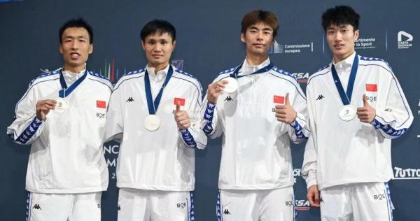 连克强敌 中国队获得击剑世锦赛男花团体银牌