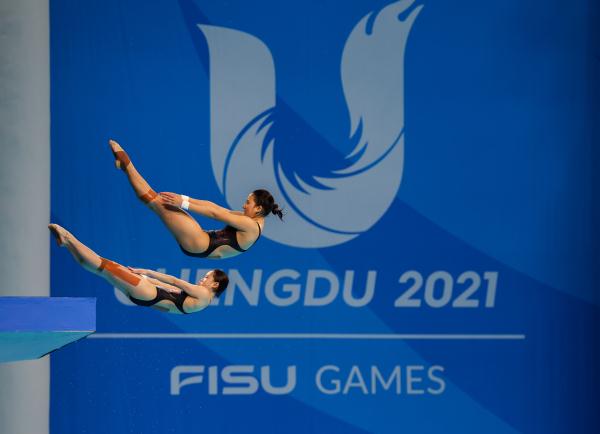 张家齐/掌敏洁夺跳水女子双人10米台金牌！