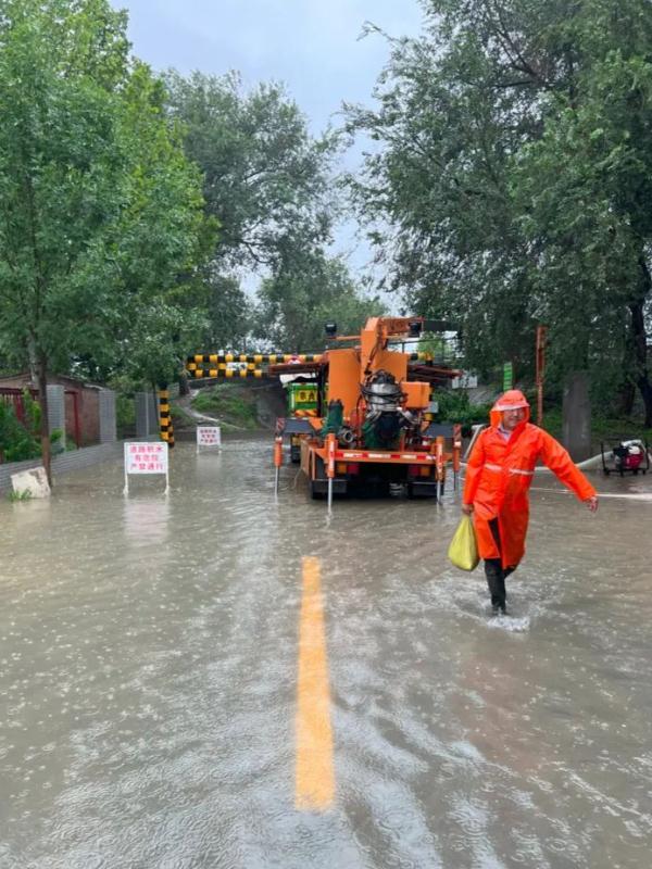 北京房山暴雨突发山洪！记者直击→