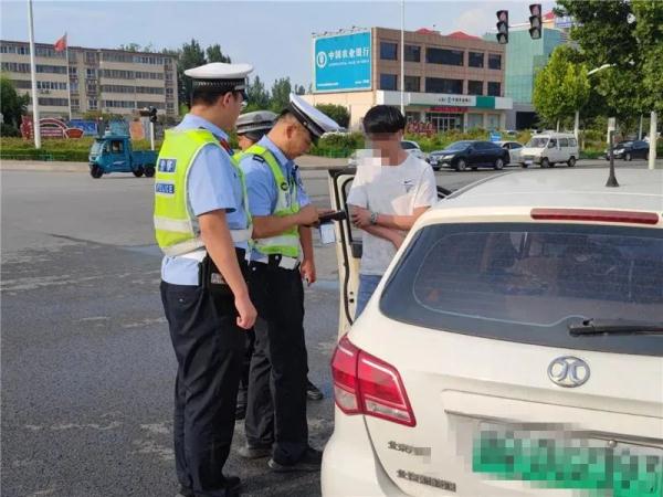 违停治理不停歇,疏堵保畅不松懈 违停治理不停歇,疏堵保畅不松懈