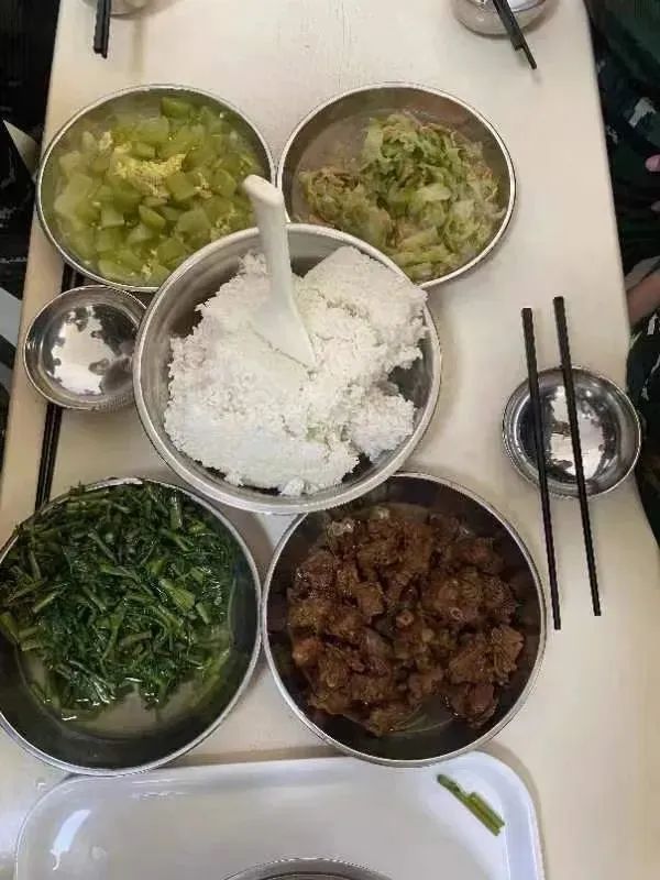 上海有夏令营爆发手足口病！7天2490元，是这样的条件....
