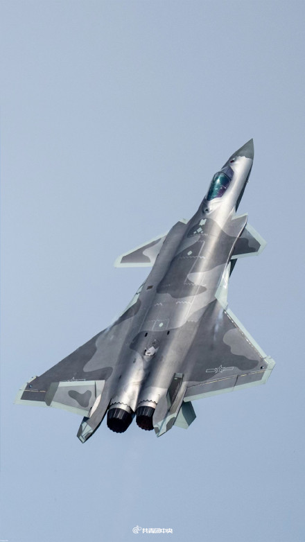 快收藏！空天利剑翱翔蓝天手机壁纸