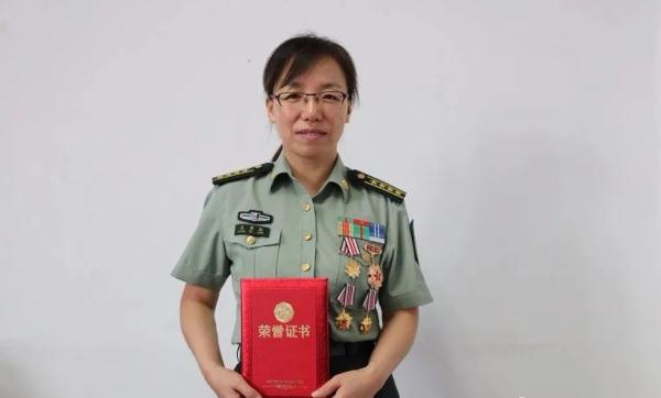 中国女兵，够飒！