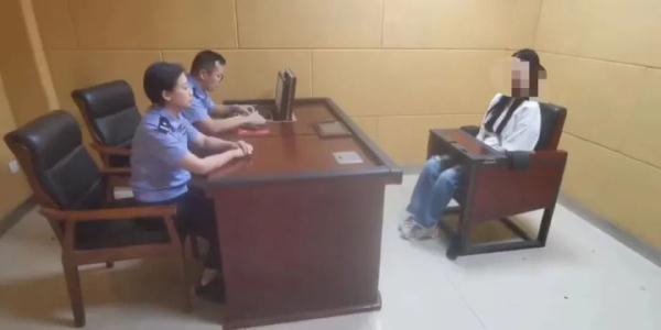 反转!女子遭陌生男子搭讪要求陪酒?长沙警方:摆拍,拘留! 反转!女子遭陌生男子搭讪要求陪酒?长沙警方:摆拍,拘留!