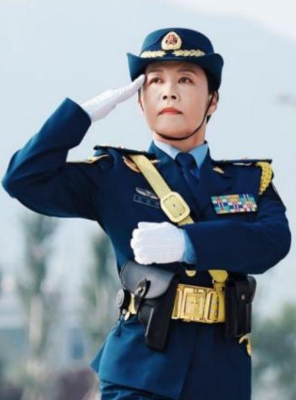 中国女兵，够飒！