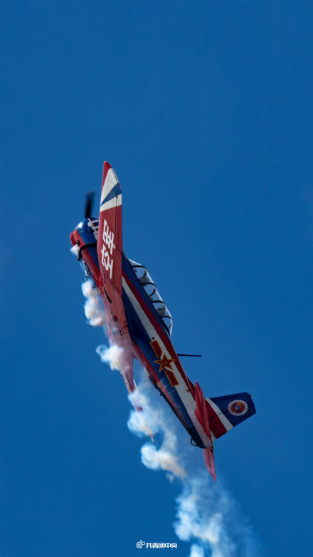 快收藏！空天利剑翱翔蓝天手机壁纸