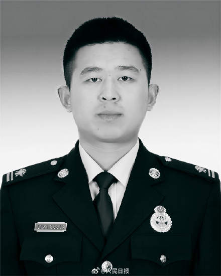 北京消防员冯振抢险救灾中牺牲