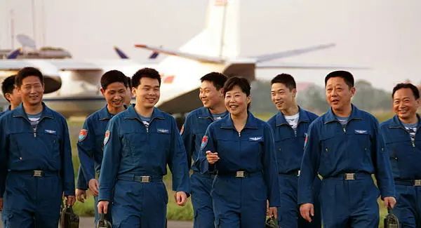 中国女兵，够飒！