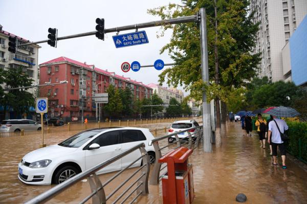 直击北京等地暴雨,最新消息汇总→ 直击北京等地暴雨,最新消息汇总→