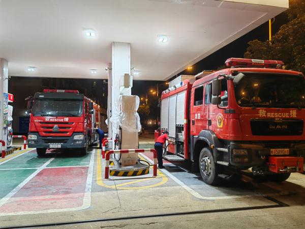 抗台风防汛情 他们坚守一线保障通讯畅通和能源电力供应