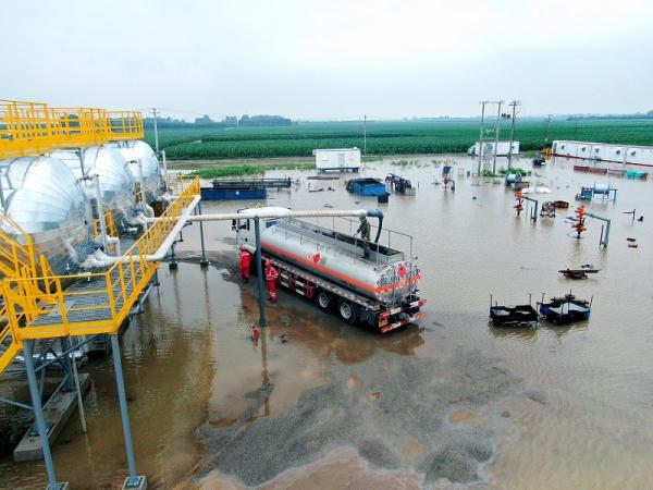 抗台风防汛情 他们坚守一线保障通讯畅通和能源电力供应