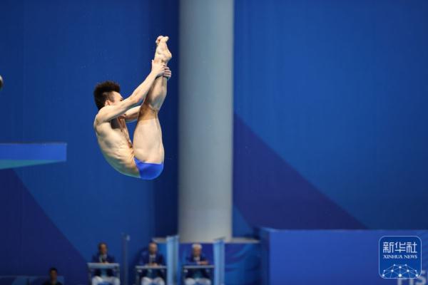 成都大运会|中国选手包揽跳水男子3米跳板冠亚军 成都大运会|中国选手包揽跳水男子3米跳板冠亚军