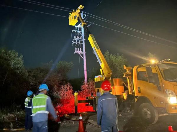 抗台风防汛情 他们坚守一线保障通讯畅通和能源电力供应