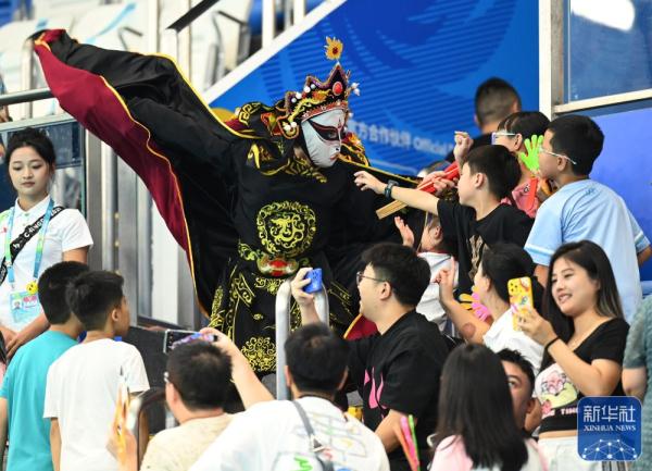 成都大运会|中国选手包揽跳水男子3米跳板冠亚军 成都大运会|中国选手包揽跳水男子3米跳板冠亚军