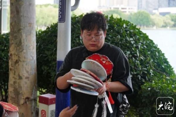 每人只带100元来到合肥，15天后，他们存了这么多钱……