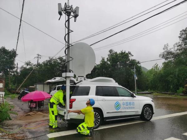 抗台风防汛情 他们坚守一线保障通讯畅通和能源电力供应