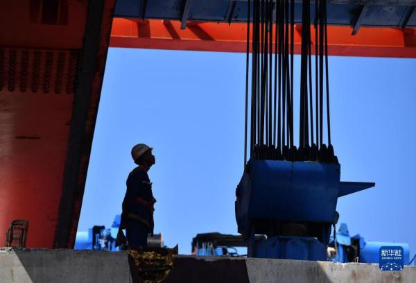 菏兰高铁河南段双线桥梁贯通