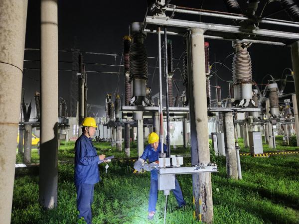 抗台风防汛情 他们坚守一线保障通讯畅通和能源电力供应