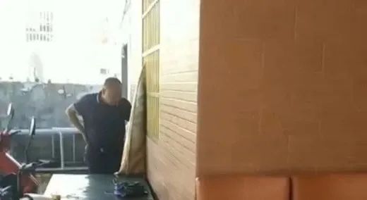 海南一女子被警察团团围住！接下来的一幕…太惊险！