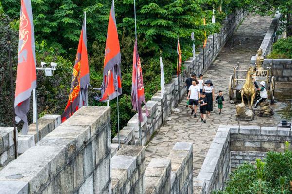 古风古韵美如画 “打卡”贵州青岩古镇
