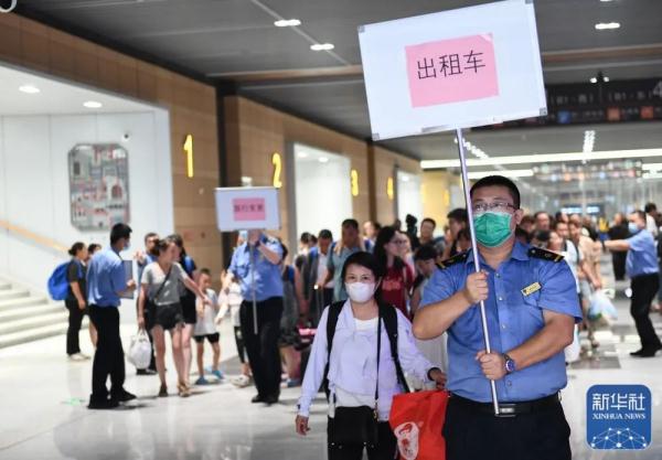 3辆列车被困人员，全部平安！