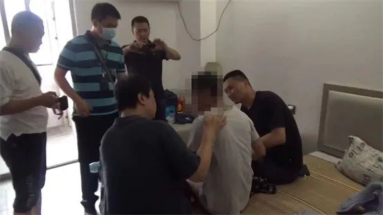 上海警方破获21年前劫杀出租车司机案