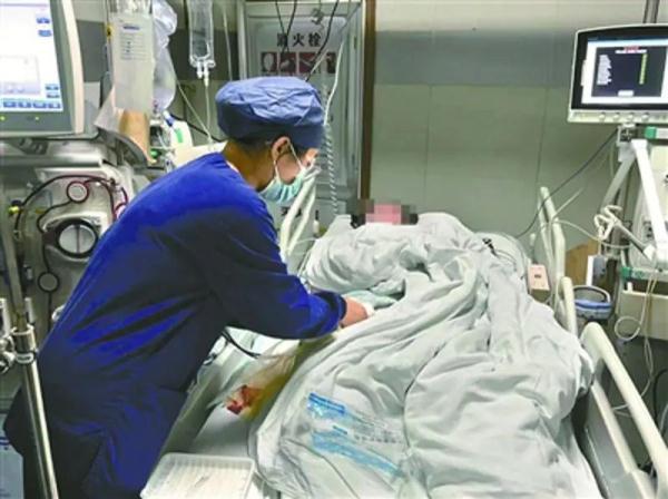 吓人!14岁女孩体内抽出“牛奶血” 这个习惯很多人都有,近期容易中招 吓人!14岁女孩体内抽出“牛奶血” 这个习惯很多人都有,近期容易中招
