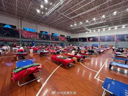 探访北京房山区良乡体育馆安置点