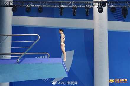 祝贺!王伟莹张蕊包揽女子跳台金银牌 祝贺!王伟莹张蕊包揽女子跳台金银牌