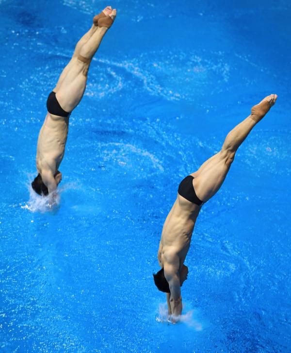 跳水——世界杯总决赛：龙道一/王宗源男子双人3米板夺冠