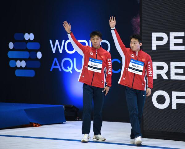 跳水——世界杯总决赛：龙道一/王宗源男子双人3米板夺冠