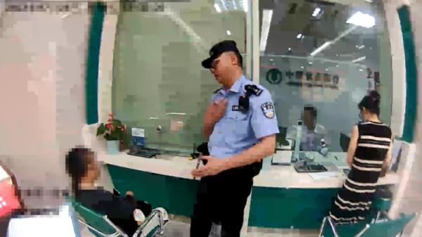 杭州一阿姨追求爱情，却被紧急叫停！