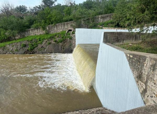 十三陵水库已提闸，怀柔水库泄洪仍继续