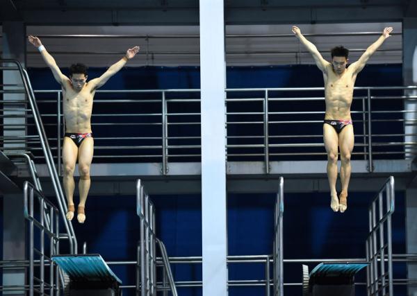 跳水——世界杯总决赛：龙道一/王宗源男子双人3米板夺冠