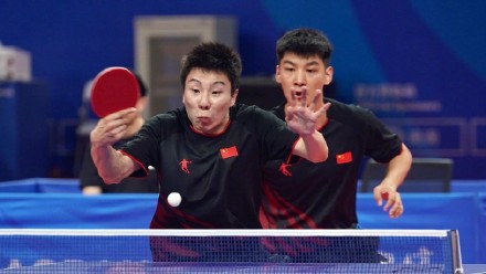 中国队摘得成都大运会乒乓球男子双打金牌