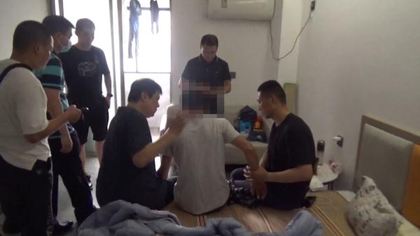 上海一出租车司机遭劫杀，两名凶手潜逃21年……案件破了！