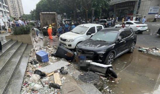 一餐厅发生爆炸,致3人受伤! 一餐厅发生爆炸,致3人受伤!