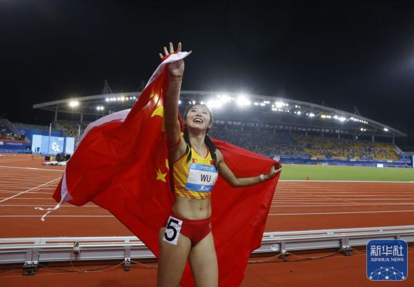 成都大运会|田径——女子100米栏决赛：吴艳妮摘银