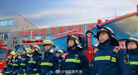 追记暴雨中牺牲的90后消防员冯振 追记暴雨中牺牲的90后消防员冯振
