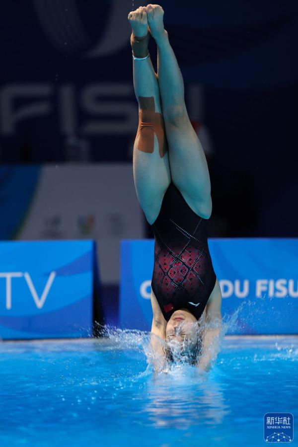 跳水：杨睿琳、欧阳钰分获女子3米跳板冠亚军