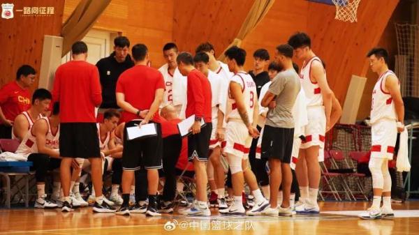 李凯尔首秀，中国男篮迎战意大利不敌对手