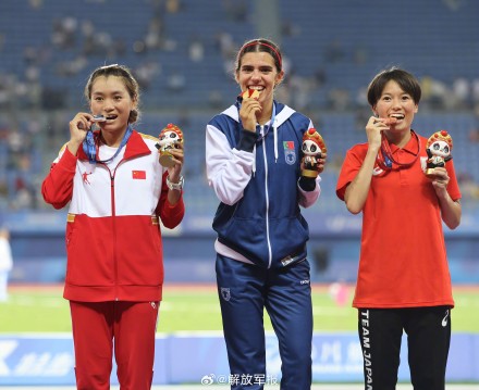 夏雨雨获女子5000米亚军