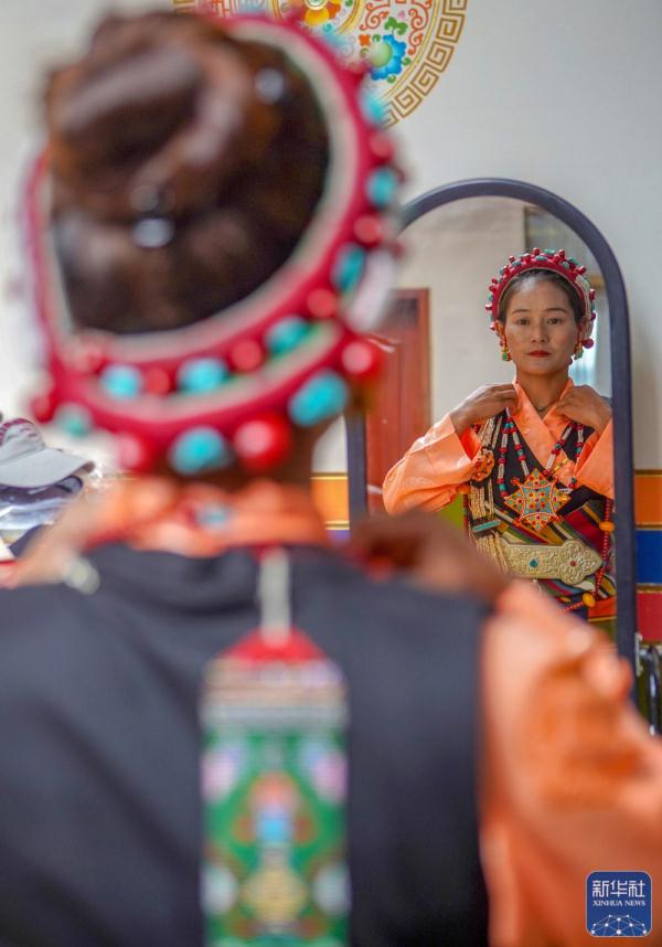 格桑卓玛:在“堆谐之乡”翩然起舞 格桑卓玛:在“堆谐之乡”翩然起舞