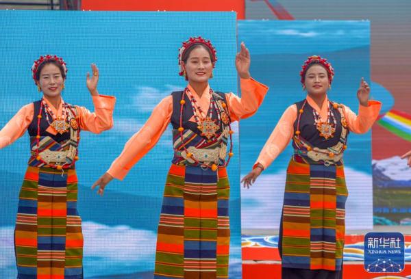 格桑卓玛:在“堆谐之乡”翩然起舞 格桑卓玛:在“堆谐之乡”翩然起舞