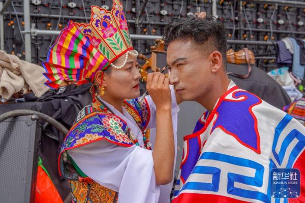 格桑卓玛:在“堆谐之乡”翩然起舞 格桑卓玛:在“堆谐之乡”翩然起舞