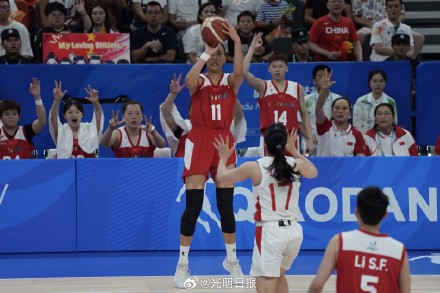 大运会中国女篮力克日本队夺冠