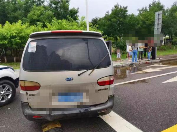 多拉个小孩算超员吗?婴儿呢? 多拉个小孩算超员吗?婴儿呢?